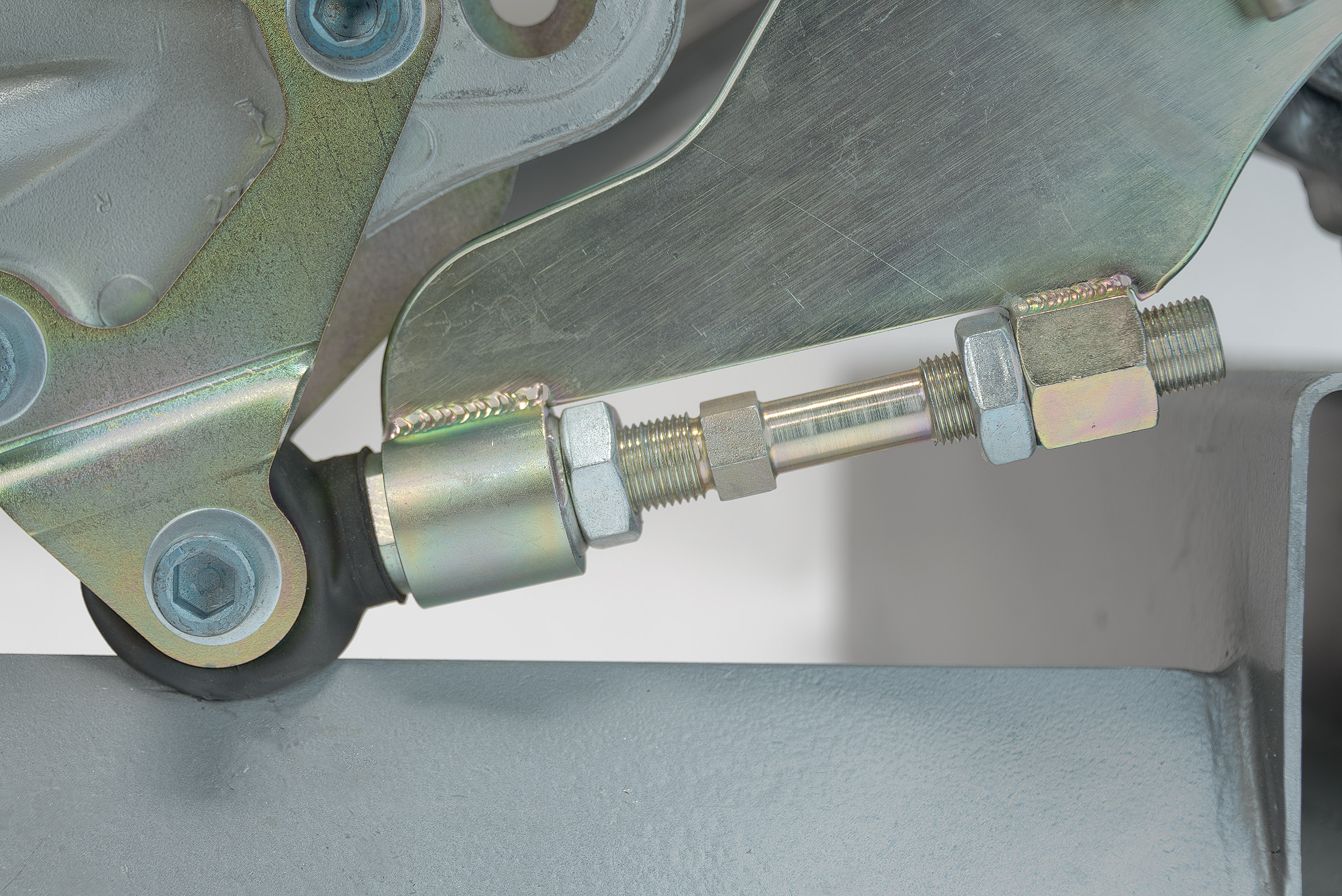 ASP double-adjuster detail